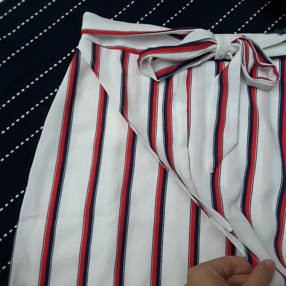 LF| One Way Mini Skirt White, Red, Blue Tie Waist Size 4 - Picture 3 of 8